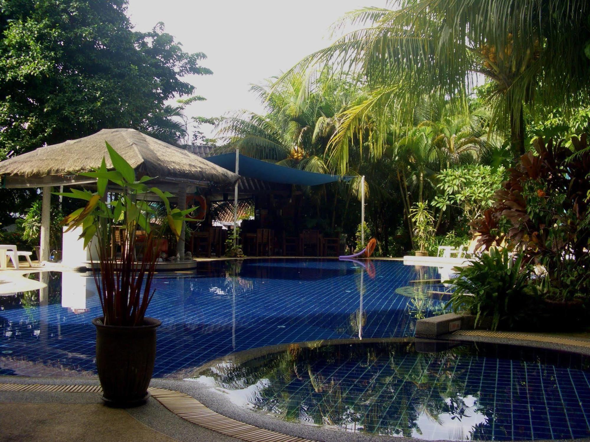 The Hill Resort Patong Exterior photo